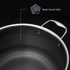 Hybrid Stock Pot with Lid, 10-Qt