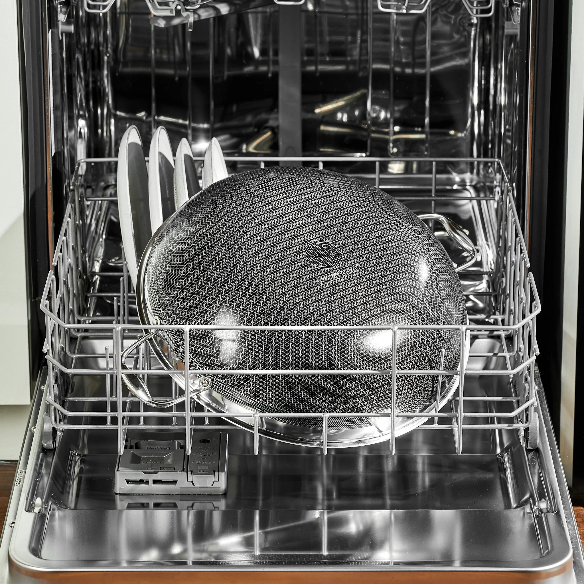 Hybrid Wok with Lid, 14"
